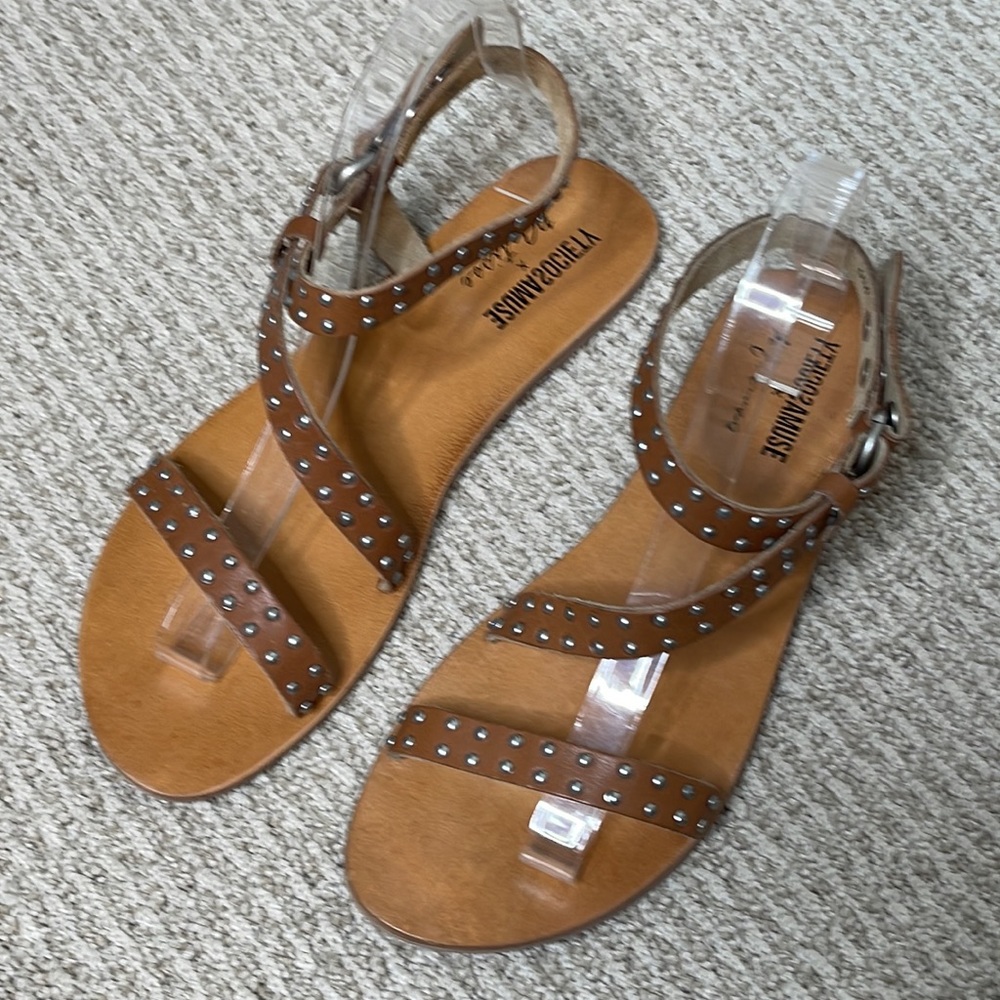 AMUSE SOCIETY X MATISSE ROCK MUSE TAN LEATHER STUDDED FLAT SANDALS **NWOT** - Picture 3 of 14
